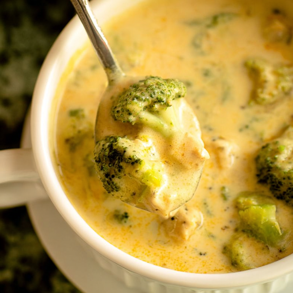 Creamy Keto Chicken & Broccoli Soup! Delicious