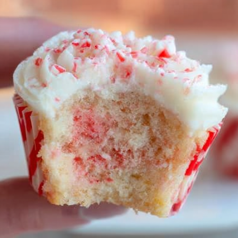 Candy Cane Cupcakes: Easy Holiday Baking Guide!